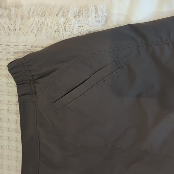 Woolrich Green grey khaki skirt skort with shorts, pockets, zip s small - Picture 3 of 8